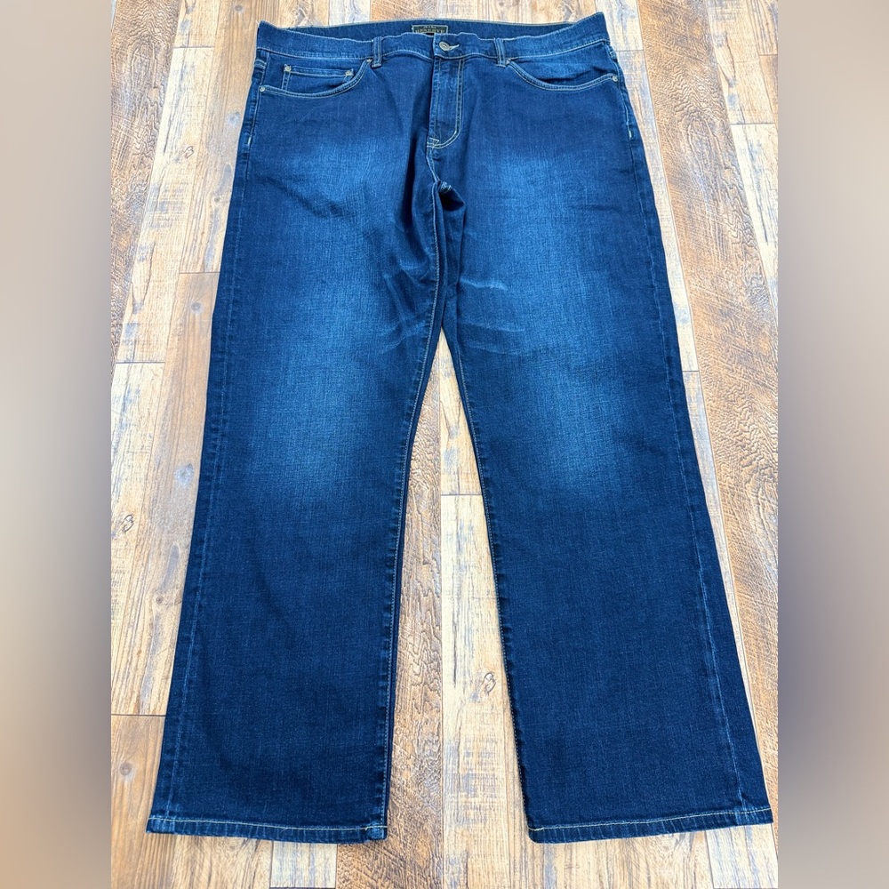 Jos A Bank Reserve Jeans, Men's Size 40X30, Traditional Fit Straight Dark Wash